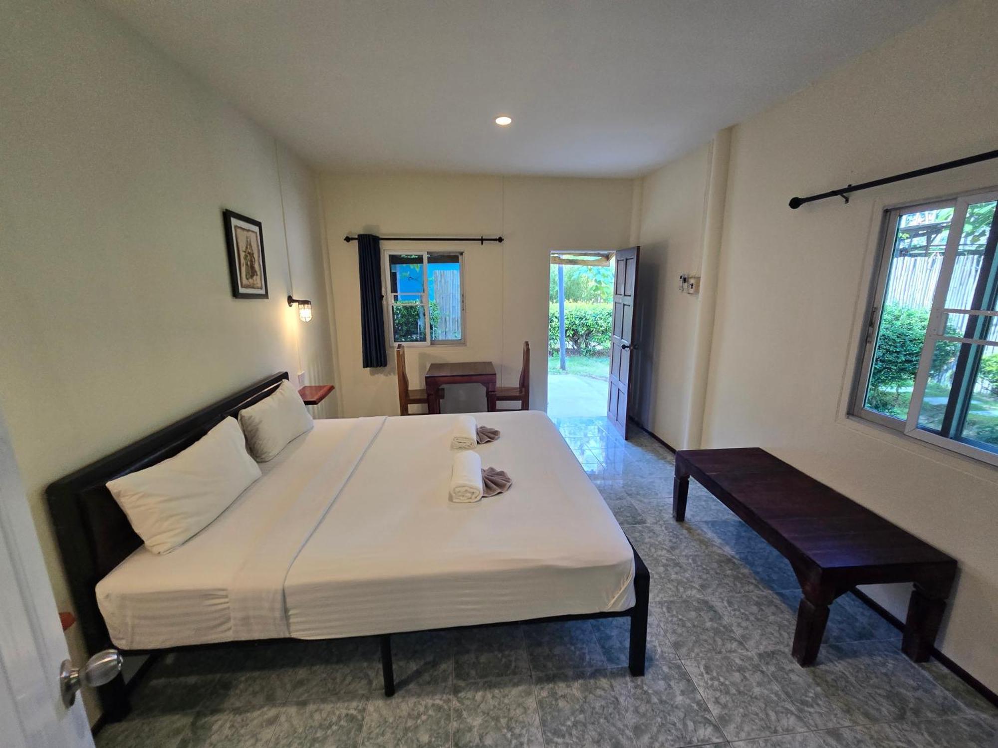The Blue Gecko Hotel Ko Lanta Buitenkant foto